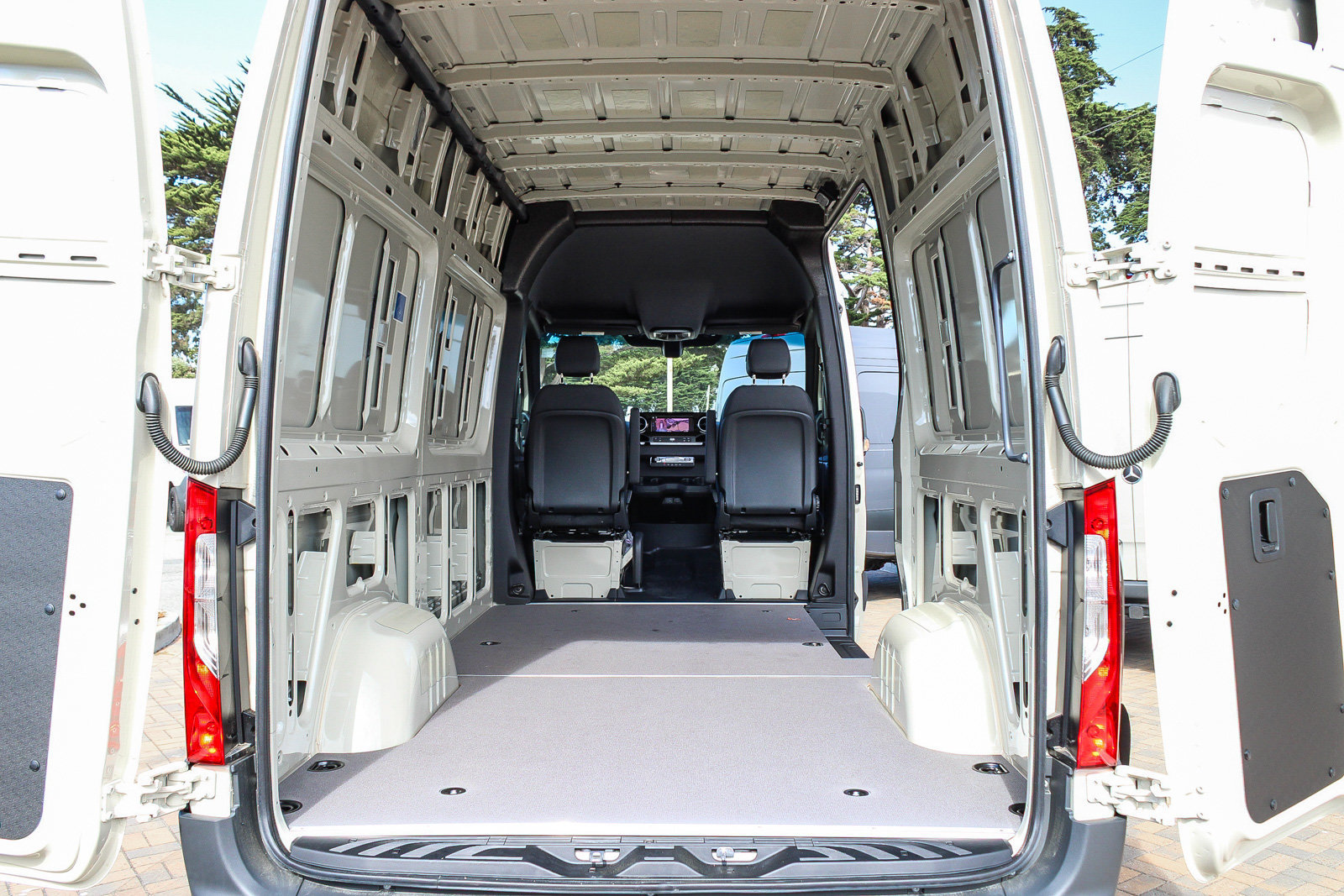 New 2026 Mercedes-Benz Sprinter 2500 image 13