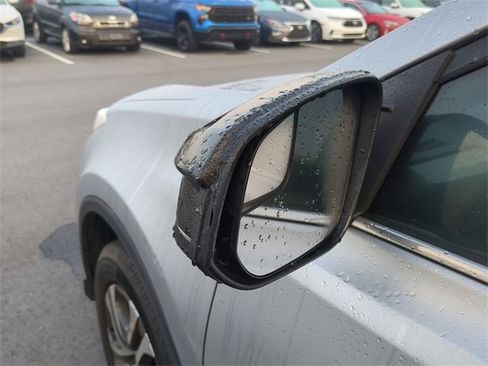 Used 2016 Toyota RAV4 LE image 13