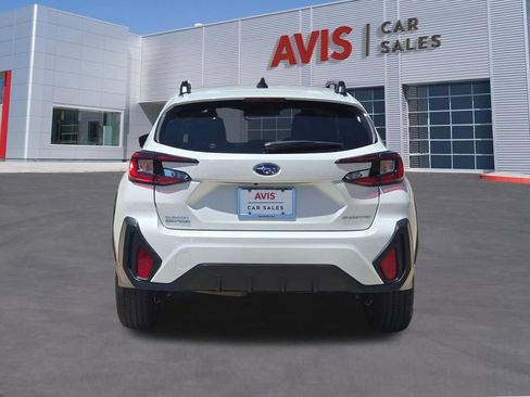 Used 2025 Subaru Crosstrek 2.5i Premium AWD/4WD image 5