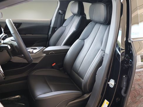 Certified 2025 Cadillac Optiq Luxury 2 w/ LPO, Floor Liner Package AWD/4WD image 12
