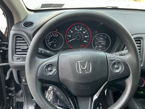 Used 2021 Honda HR-V LX image 12