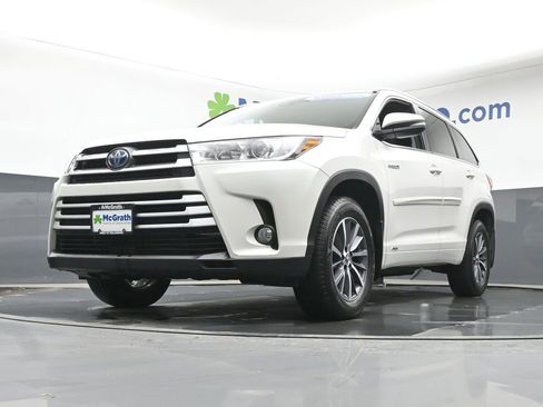 Used 2018 Toyota Highlander XLE image 6