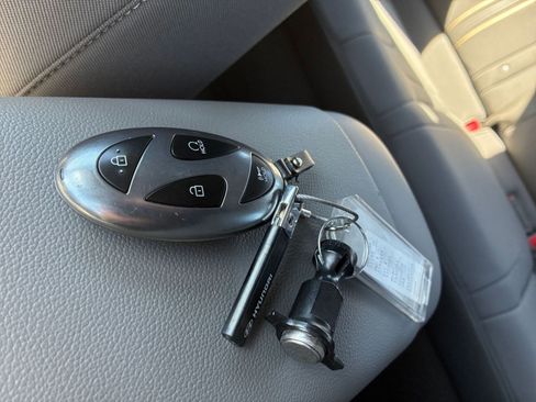 Used 2025 Hyundai Elantra SEL FWD image 22