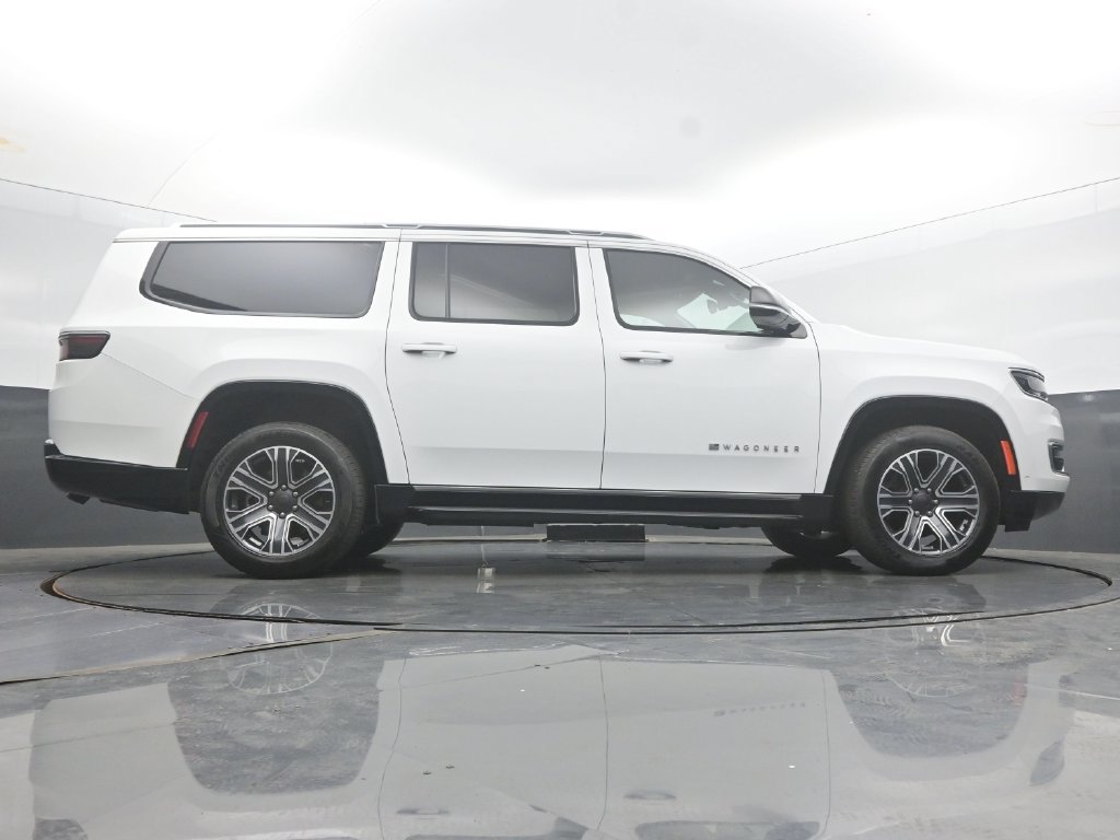 Used 2024 Jeep Wagoneer L Series II AWD/4WD image 57