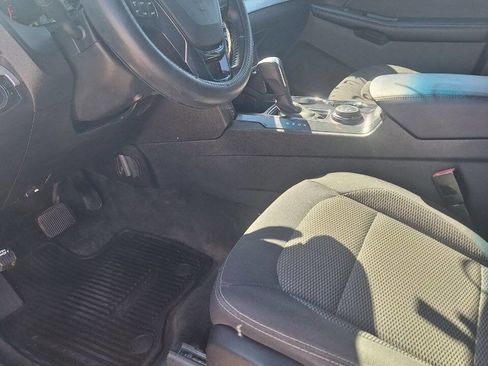 Used 2016 Ford Explorer XLT AWD/4WD image 12