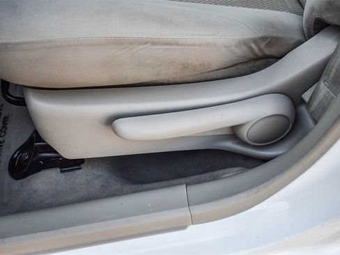 Used 2012 Nissan Versa SL image 20