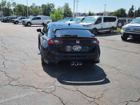 Used 2024 Honda Civic Type R image 9