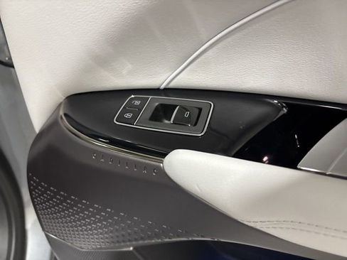 Certified 2024 Cadillac Lyriq Luxury image 22