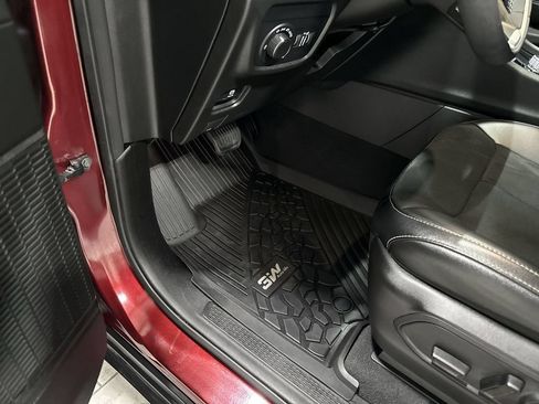Used 2024 Jeep Grand Cherokee Altitude AWD/4WD image 10