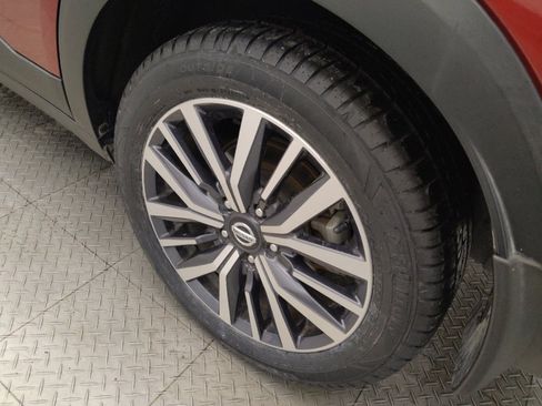 Used 2021 Nissan Kicks SV image 31