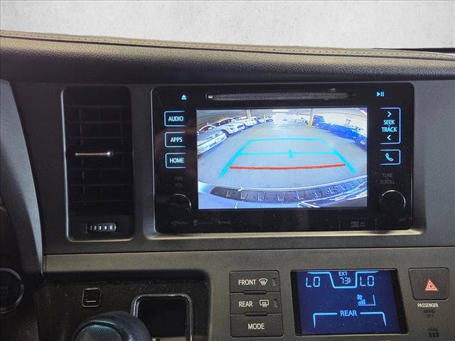 Used 2017 Toyota Sienna SE Premium FWD image 14