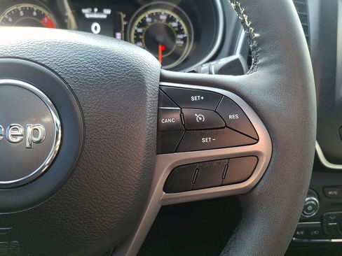 Certified 2021 Jeep Cherokee Latitude Lux w/ Sun & Sound Group image 22