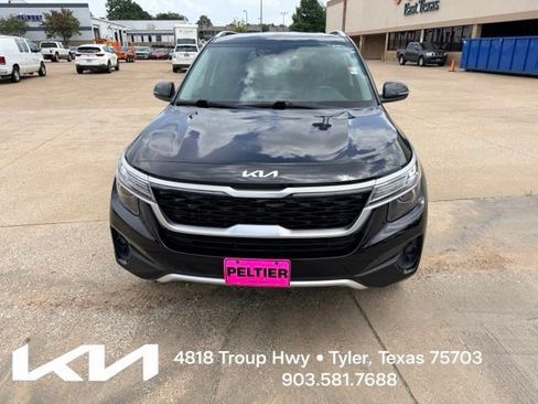 Used 2023 Kia Seltos S w/ Navigation Package FWD image 2