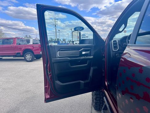 Used 2022 RAM 2500 Big Horn w/ Level C Equiment Group AWD/4WD image 14