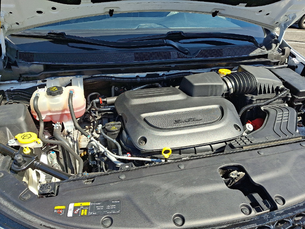 Used 2025 Chrysler Pacifica Limited FWD image 32