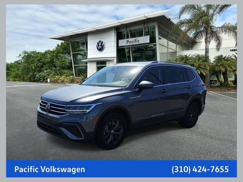 Used 2023 Volkswagen Tiguan SE FWD image 1