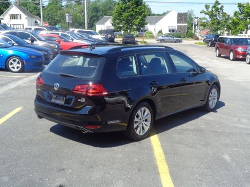 Used 2017 Volkswagen Golf S AWD/4WD image 16