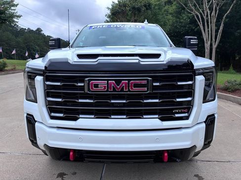 Used 2025 GMC Sierra 2500 AT4 AWD/4WD image 2