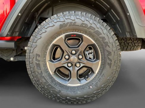 Used 2023 Jeep Gladiator Rubicon w/ Trailer Tow Package AWD/4WD image 8
