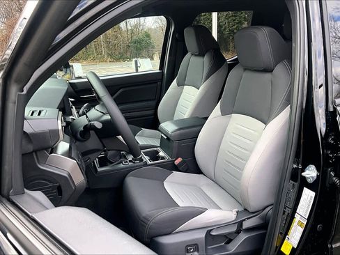 Used 2025 Toyota Tacoma TRD Off-Road image 8