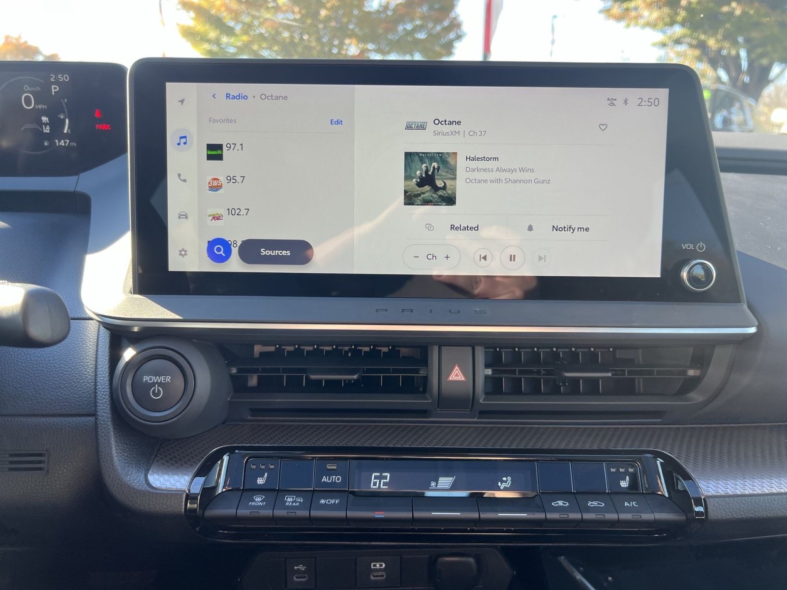 Used 2025 Toyota Prius XLE AWD/4WD image 18