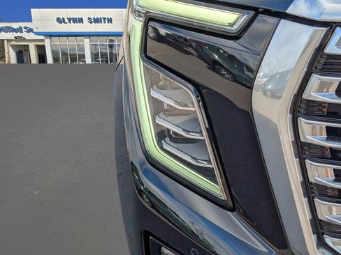 Used 2025 GMC Yukon Denali AWD/4WD image 4