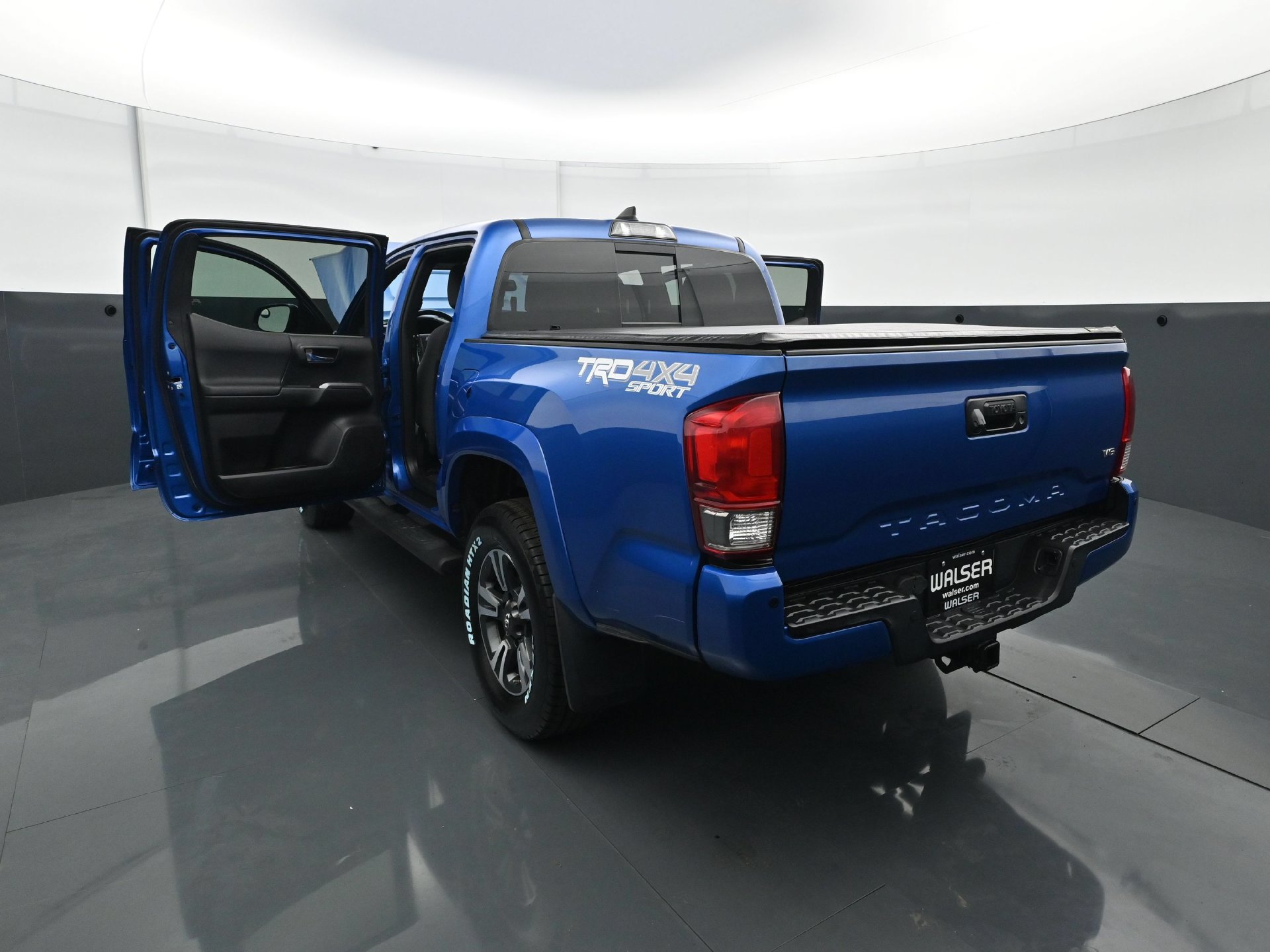 Used 2017 Toyota Tacoma TRD Sport w/ Premium & Technology Package AWD/4WD image 30