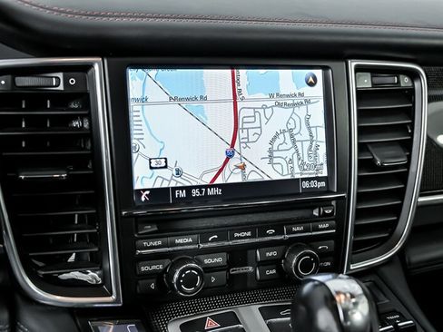 Used 2015 Porsche Panamera GTS AWD/4WD image 28