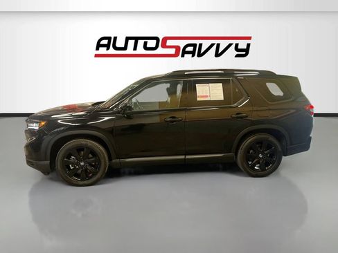 Used 2025 Honda Pilot Black Edition image 4