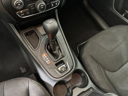 Used 2020 Jeep Cherokee Latitude image 31