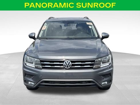 Used 2018 Volkswagen Tiguan SEL AWD/4WD image 3