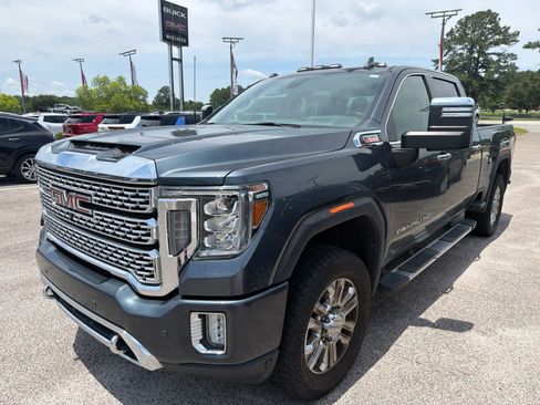 Used 2020 GMC Sierra 2500 Denali w/ Denali Ultimate Package AWD/4WD image 2