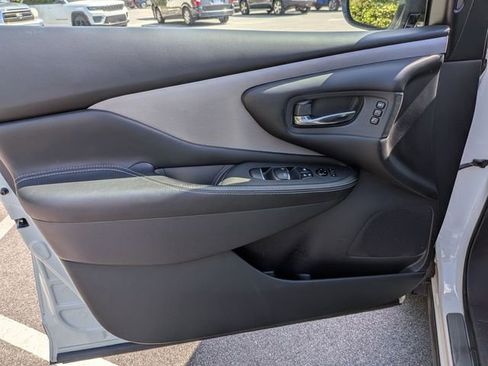 Used 2022 Nissan Murano SL FWD image 10