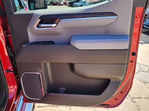 New 2026 GMC Sierra 1500 SLT image 40