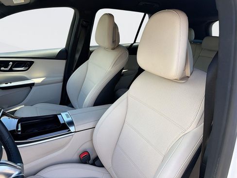 Used 2024 Mercedes-Benz GLC 300 image 22
