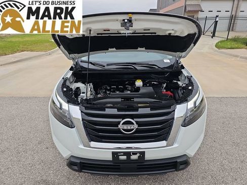 Used 2025 Nissan Pathfinder SV FWD image 29
