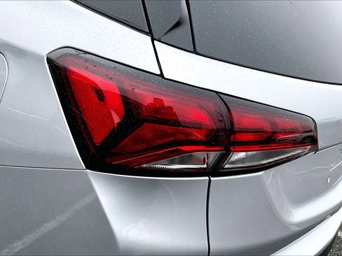 Used 2022 Chevrolet Equinox LS w/ LS Convenience Package image 31