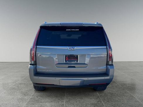 Used 2018 Cadillac Escalade Luxury image 5