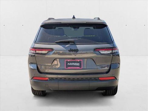 New 2025 Jeep Grand Cherokee L Limited w/ Black Appearance Package image 8