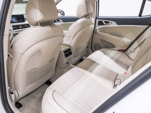 Certified 2026 Genesis G70 2.5T Prestige RWD image 11