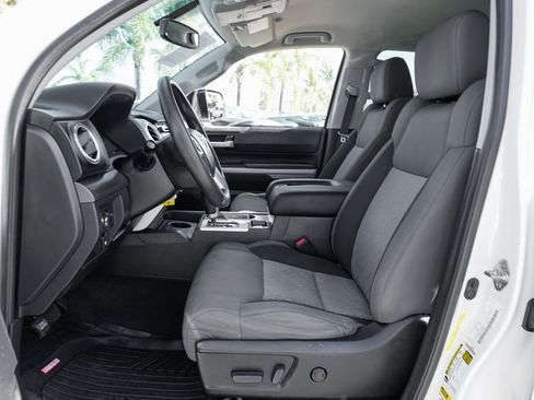 Used 2017 Toyota Tundra SR5 w/ SR5 Upgrade Package image 15