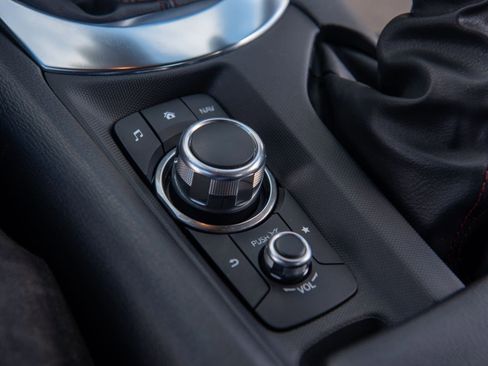 Used 2018 MAZDA MX-5 Miata RF Grand Touring image 12