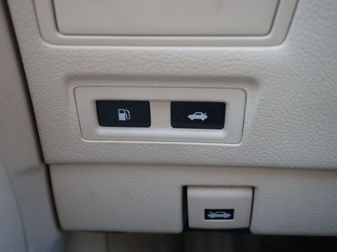 Used 2017 Lexus LS 460 image 26