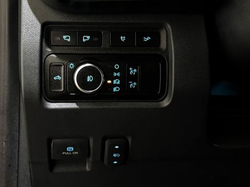 Used 2023 Ford F350 Lariat w/ Lariat Ultimate Package AWD/4WD image 34