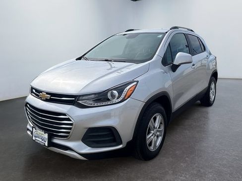 Used 2022 Chevrolet Trax LT w/ Driver Confidence Package AWD/4WD image 1