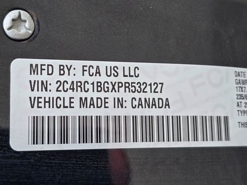 Used 2023 Chrysler Pacifica Touring-L FWD image 31