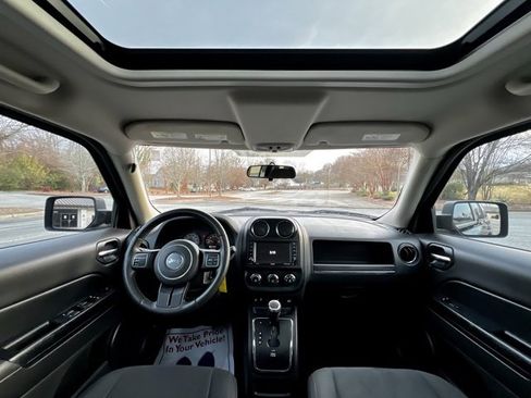 Used 2014 Jeep Patriot Latitude w/ Sun/Sound Group image 28