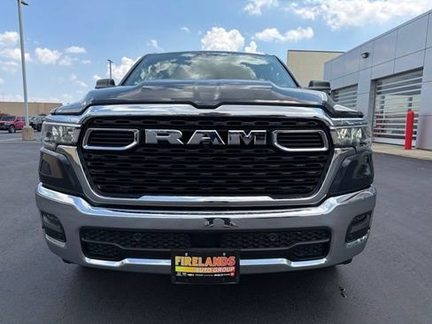 Used 2025 RAM 1500 Big Horn AWD/4WD image 2