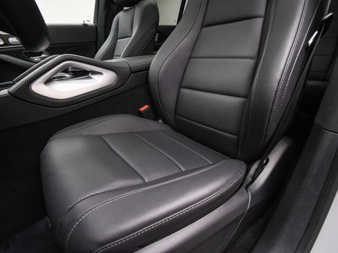 Used 2025 Mercedes-Benz GLS 450 4MATIC image 54