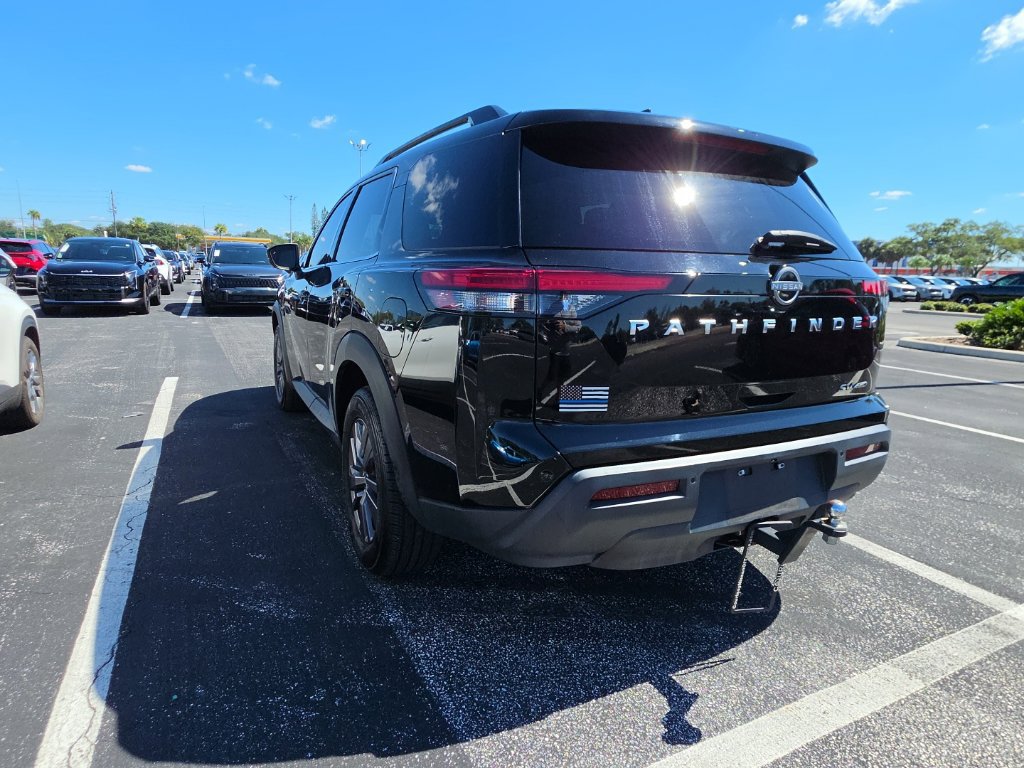 Used 2023 Nissan Pathfinder SV w/ SV Premium Package AWD/4WD image 14